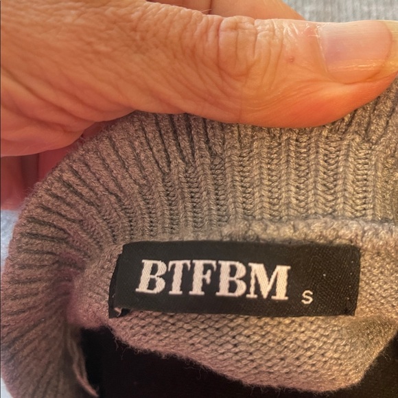 Gray Ruffle Button Sweater - Picture 2 of 6